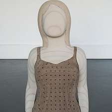 'Hana' (2007), mdf, gaatjesboard, zachtboard, 70 x 38 x 26 cm, Collectie CVZ, Diemen